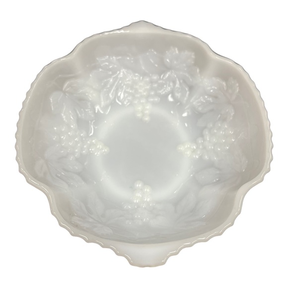 Milk Glass Bowl | Anchor Hocking Grape Leaves, Grapevine Glass Oval Serving Bowl - Picture 4 of 9